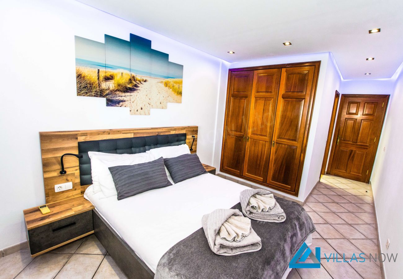 Villa Graciosa (LH107) - Master Bedroom with Ensuite Bathroom 