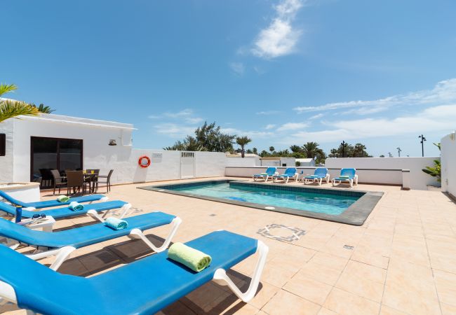 Villa en Playa Blanca - 114 - Villa Michelle (LH114) Villa en Playa Blanca - 114 - Villa Michelle (LH114)