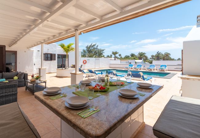 Villa en Playa Blanca - 114 - Villa Michelle (LH114) Villa en Playa Blanca - 114 - Villa Michelle (LH114)