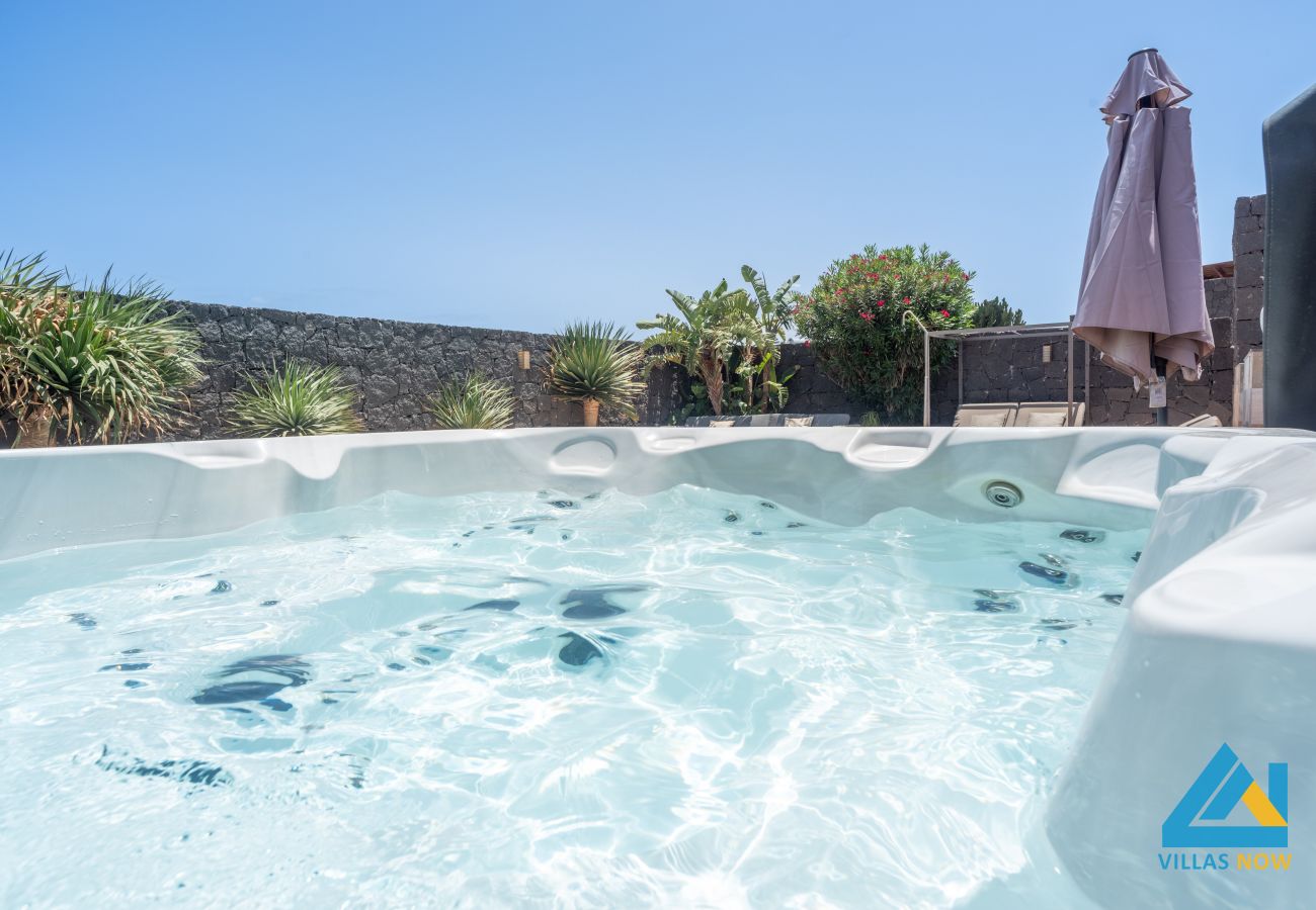 Villa en Playa Blanca - 122 - Villa Azure (LH122)