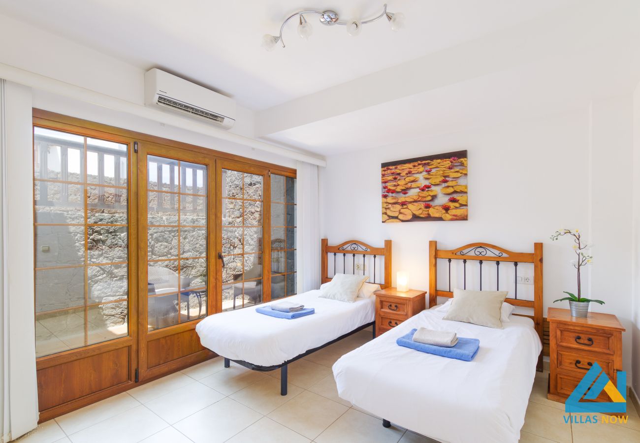 Villa en Playa Blanca - 122 - Villa Azure (LH122)