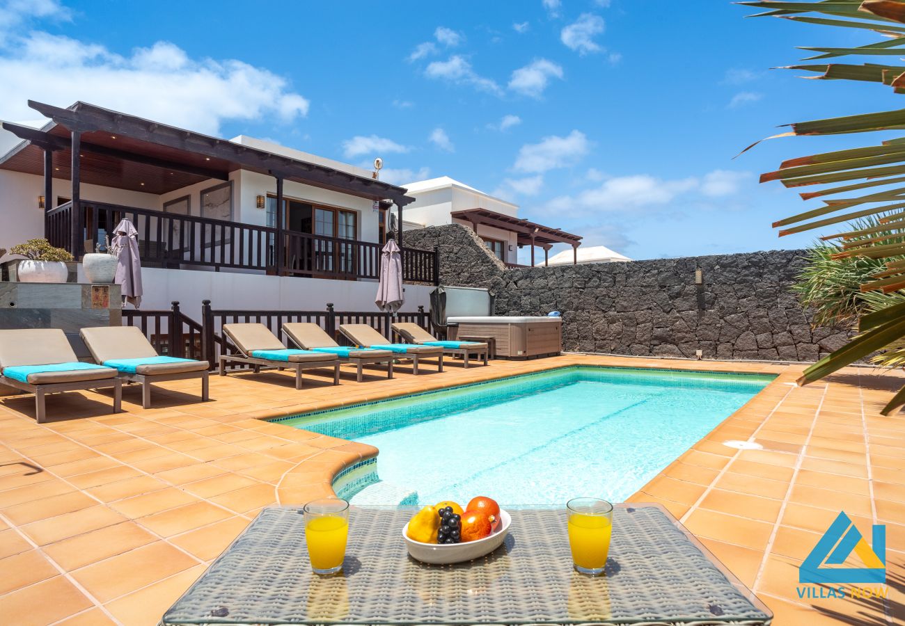 Villa en Playa Blanca - 122 - Villa Azure (LH122)