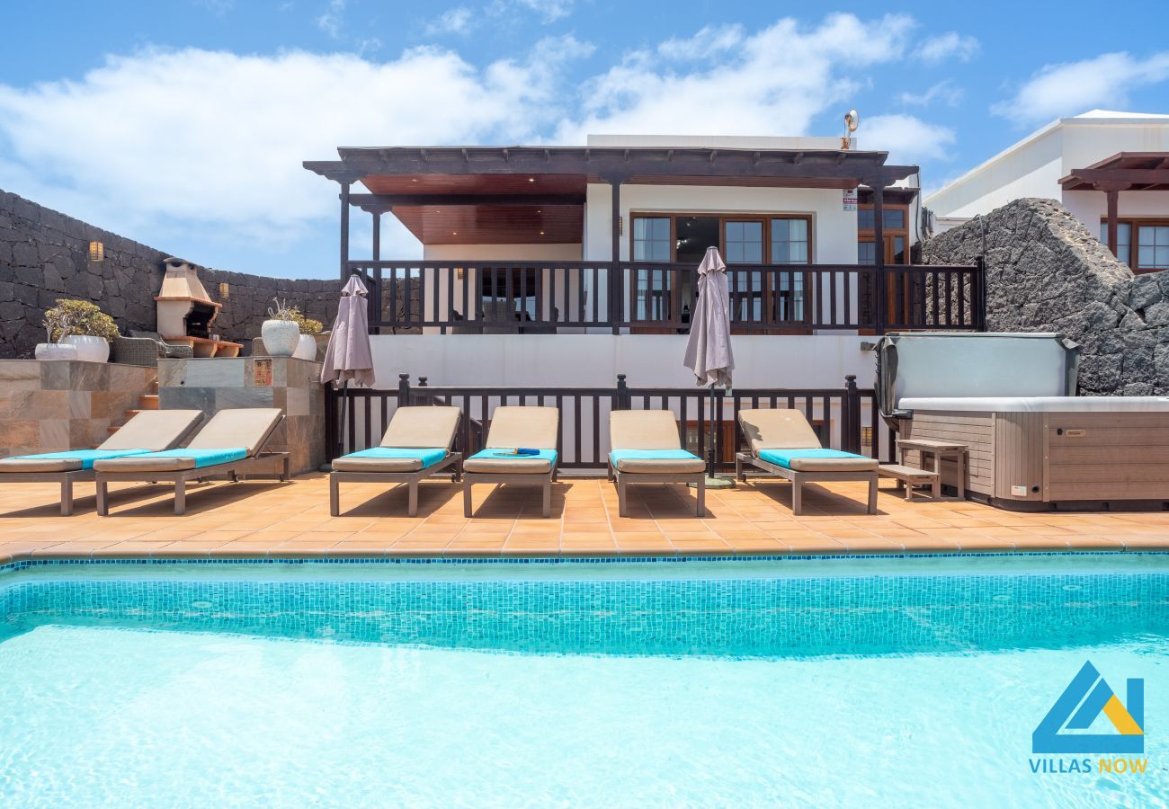 Villa en Playa Blanca - 122 - Villa Azure (LH122)