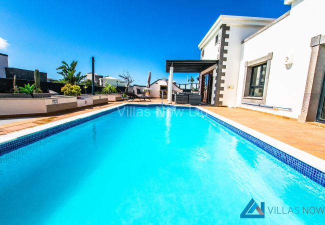 Villa en Playa Blanca - 144 - Casa Bonita (LH144) Villa en Playa Blanca - 144 - Casa Bonita (LH144)