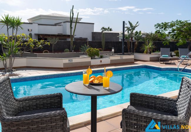 Villa en Playa Blanca - 144 - Casa Bonita (LH144) Villa en Playa Blanca - 144 - Casa Bonita (LH144)