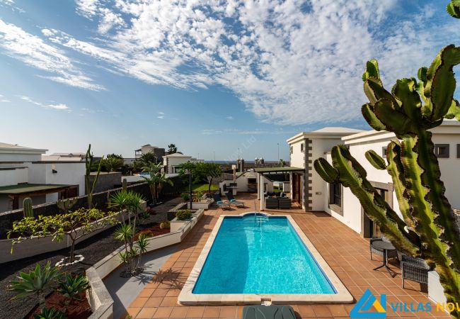 Villa en Playa Blanca - 144 - Casa Bonita (LH144) Villa en Playa Blanca - 144 - Casa Bonita (LH144)