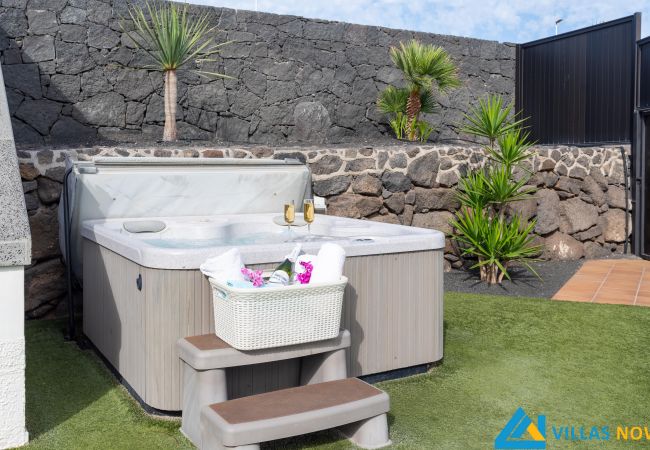 Villa en Playa Blanca - 144 - Casa Bonita (LH144) Villa en Playa Blanca - 144 - Casa Bonita (LH144)