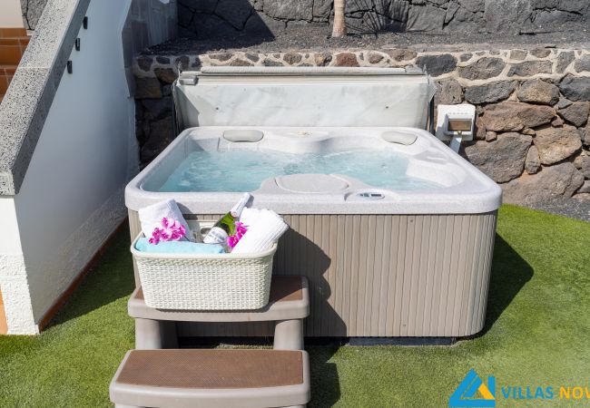 Villa en Playa Blanca - 144 - Casa Bonita (LH144) Villa en Playa Blanca - 144 - Casa Bonita (LH144)