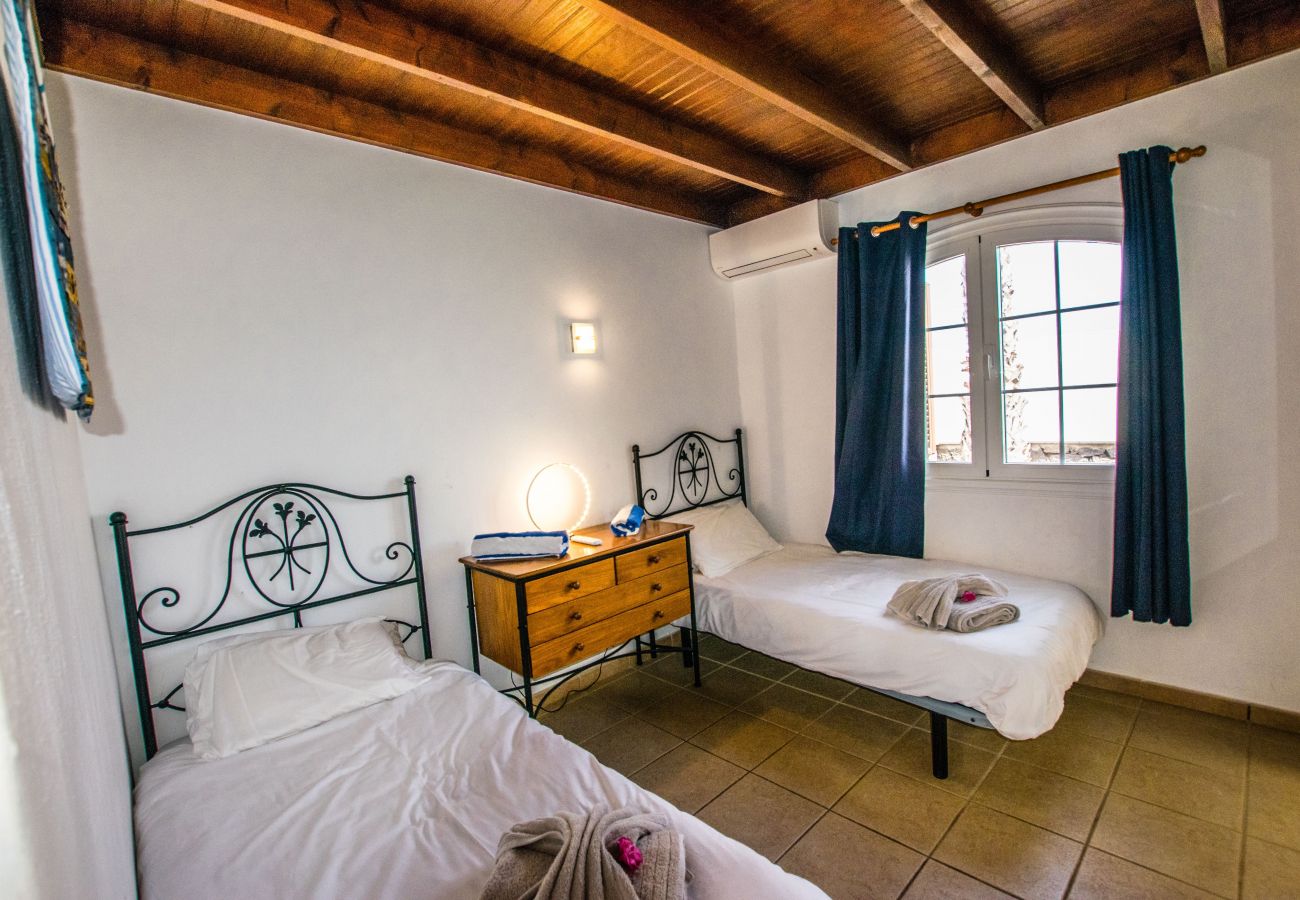 Villa Alegranza (LH190) - Twin Bedroom 