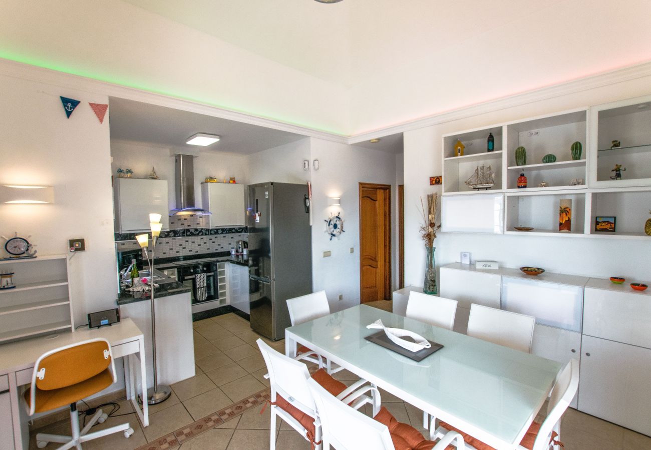 Villa Alegranza (LH190) - Dining Area & Work Space