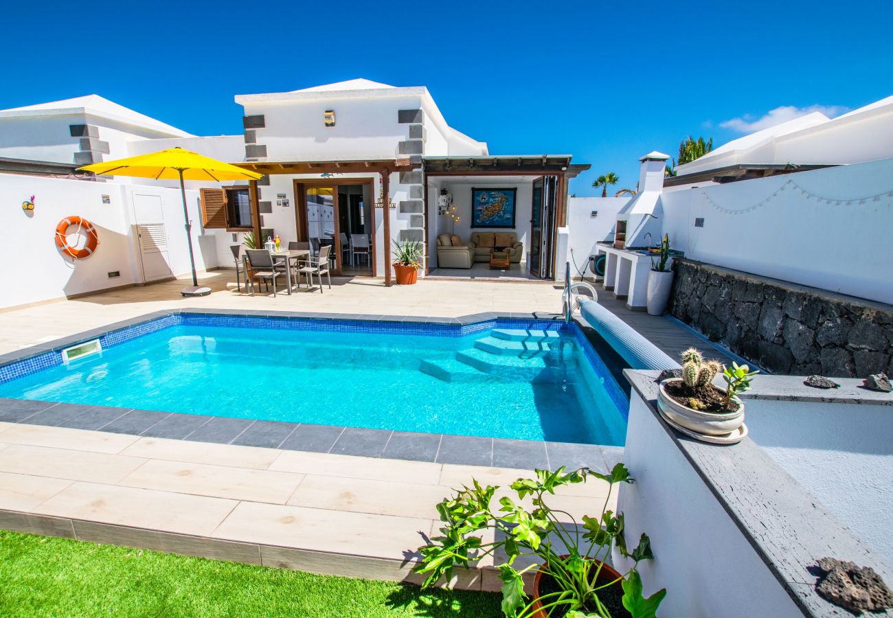 Villa Alegranza - Pool & Terrace