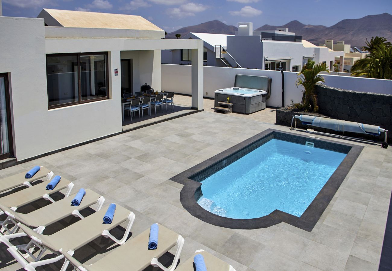 Casa Santuario - Pool & Terrace 