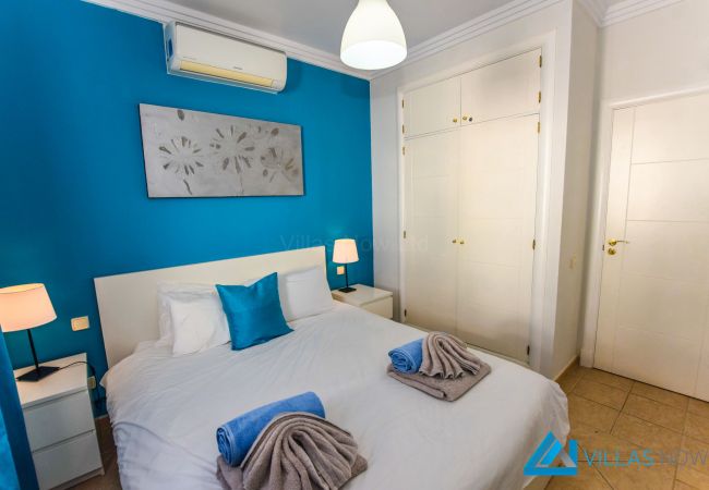 Casa Carra - Master Bedroom with Air Conditioning