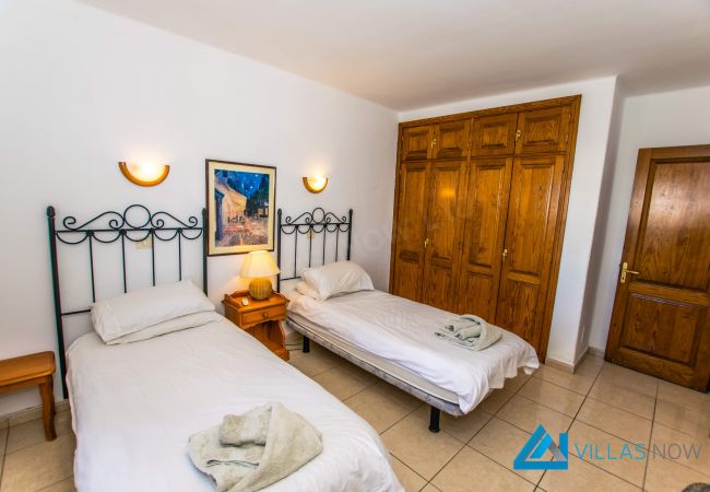 Villa en Playa Blanca - 1033 - Las Brisas 112 (LH1033) Villa en Playa Blanca - 1033 - Las Brisas 112 (LH1033)