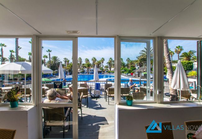 Villa en Playa Blanca - 1033 - Las Brisas 112 (LH1033) Villa en Playa Blanca - 1033 - Las Brisas 112 (LH1033)