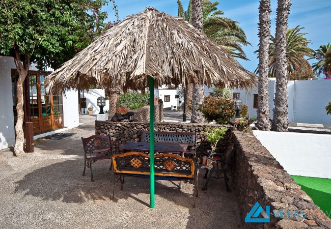 Villa en Playa Blanca - 1033 - Las Brisas 112 (LH1033) Villa en Playa Blanca - 1033 - Las Brisas 112 (LH1033)