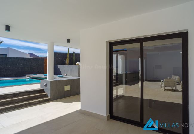 Villa en Puerto Calero - 232 - Vista Del Mar (LH232) Villa en Puerto Calero - 232 - Vista Del Mar (LH232)