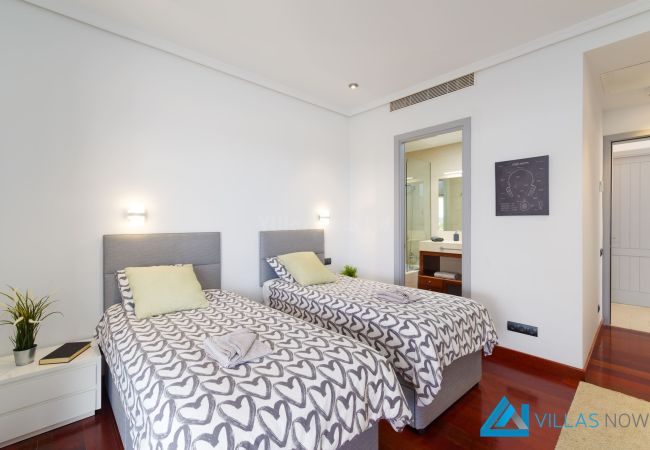 Villa en Puerto Calero - 232 - Vista Del Mar (LH232) Villa en Puerto Calero - 232 - Vista Del Mar (LH232)