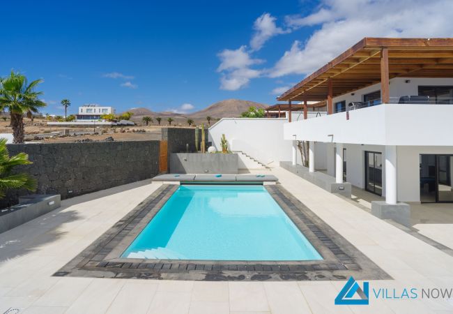 Villa Vista Del Mar - Puerto Calero - Pool & Upper Terrace