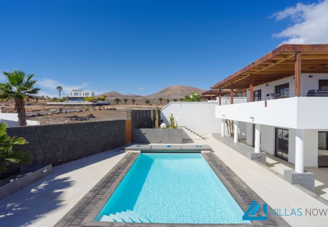 Villa en Puerto Calero - 232 - Vista Del Mar (LH232) Villa en Puerto Calero - 232 - Vista Del Mar (LH232)