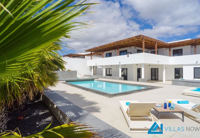 Villa en Puerto Calero - 232 - Vista Del Mar (LH232) Villa en Puerto Calero - 232 - Vista Del Mar (LH232)