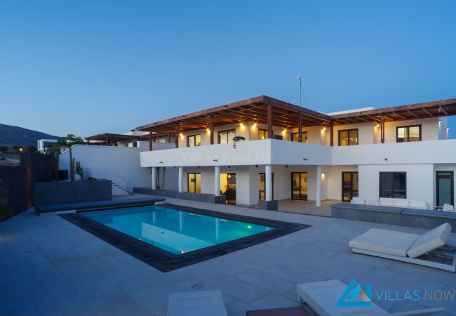 Villa en Puerto Calero - 232 - Vista Del Mar (LH232) Villa en Puerto Calero - 232 - Vista Del Mar (LH232)