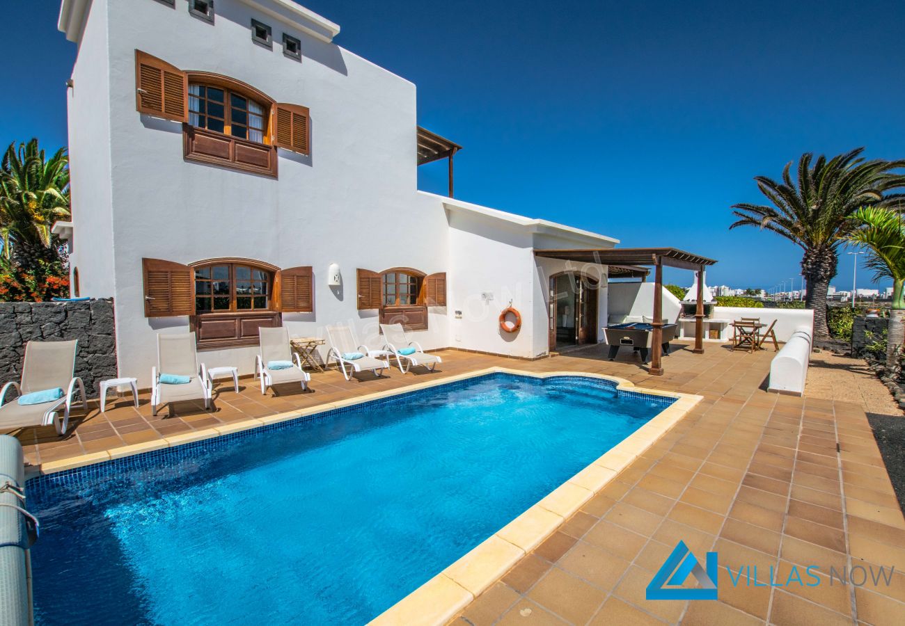 Villa con piscina privada en Lanzarote