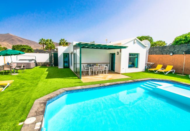 Villa à Playa Blanca - 160 - Villa Los Arcos (LH160) Villa à Playa Blanca - 160 - Villa Los Arcos (LH160)