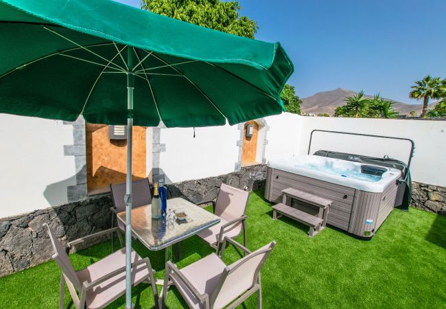 Villa à Playa Blanca - 160 - Villa Los Arcos (LH160) Villa à Playa Blanca - 160 - Villa Los Arcos (LH160)