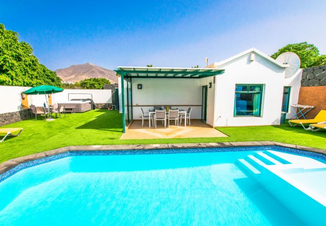 Villa à Playa Blanca - 160 - Villa Los Arcos (LH160) Villa à Playa Blanca - 160 - Villa Los Arcos (LH160)
