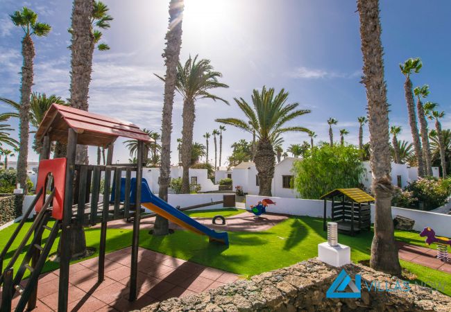 Villa à Playa Blanca - 1033 - Las Brisas 112 (LH1033) Villa à Playa Blanca - 1033 - Las Brisas 112 (LH1033)