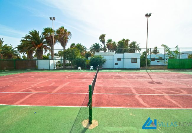 Villa à Playa Blanca - 1033 - Las Brisas 112 (LH1033) Villa à Playa Blanca - 1033 - Las Brisas 112 (LH1033)