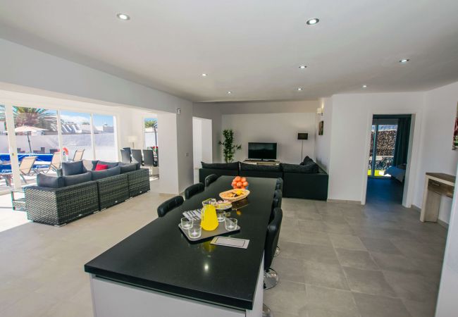 Villa à Playa Blanca - 215 - Villa Rossa (LH215) Villa à Playa Blanca - 215 - Villa Rossa (LH215)