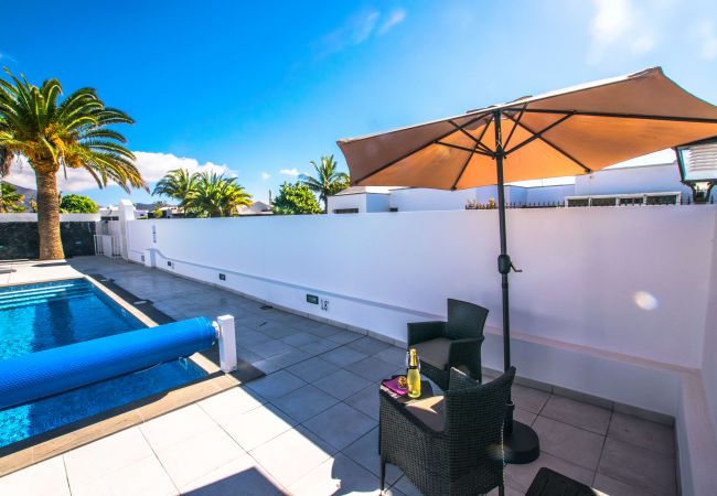 Villa à Playa Blanca - 215 - Villa Rossa (LH215) Villa à Playa Blanca - 215 - Villa Rossa (LH215)