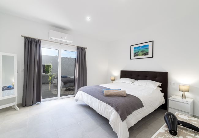 Villa à Playa Blanca - 215 - Villa Rossa (LH215) Villa à Playa Blanca - 215 - Villa Rossa (LH215)