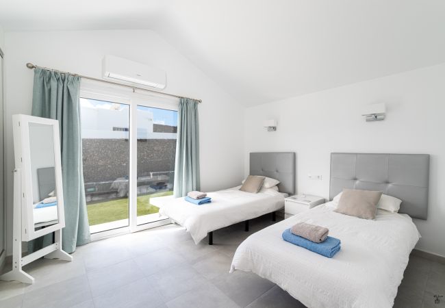 Villa à Playa Blanca - 215 - Villa Rossa (LH215) Villa à Playa Blanca - 215 - Villa Rossa (LH215)