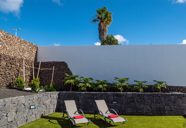 Villa à Playa Blanca - 215 - Villa Rossa (LH215) Villa à Playa Blanca - 215 - Villa Rossa (LH215)