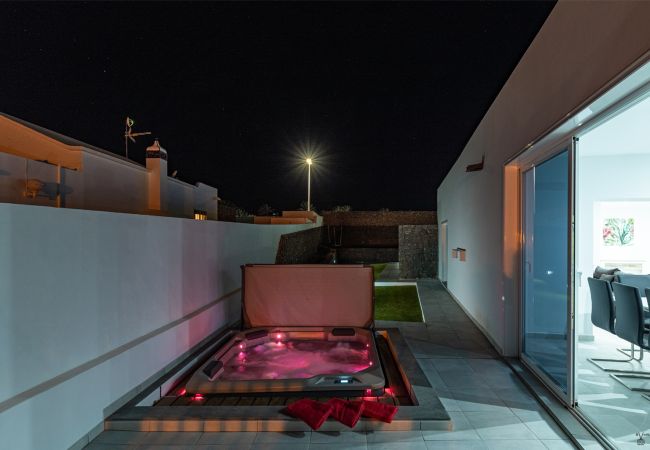 Villa à Playa Blanca - 215 - Villa Rossa (LH215) Villa à Playa Blanca - 215 - Villa Rossa (LH215)