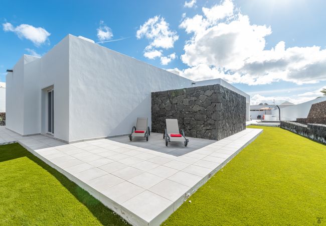 Villa à Playa Blanca - 215 - Villa Rossa (LH215) Villa à Playa Blanca - 215 - Villa Rossa (LH215)