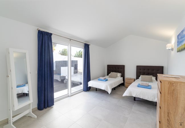 Villa à Playa Blanca - 215 - Villa Rossa (LH215) Villa à Playa Blanca - 215 - Villa Rossa (LH215)