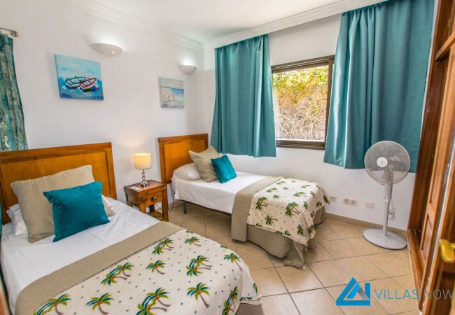 Villa à Playa Blanca - 223 - Villa Timanfaya  (LH223) Villa à Playa Blanca - 223 - Villa Timanfaya  (LH223)