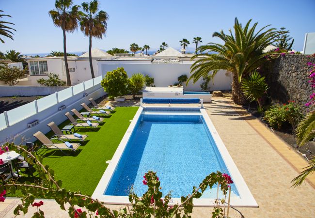 Villa in Playa Blanca - 108 - Casa Hawkeshead (LH108) Villa in Playa Blanca - 108 - Casa Hawkeshead (LH108)