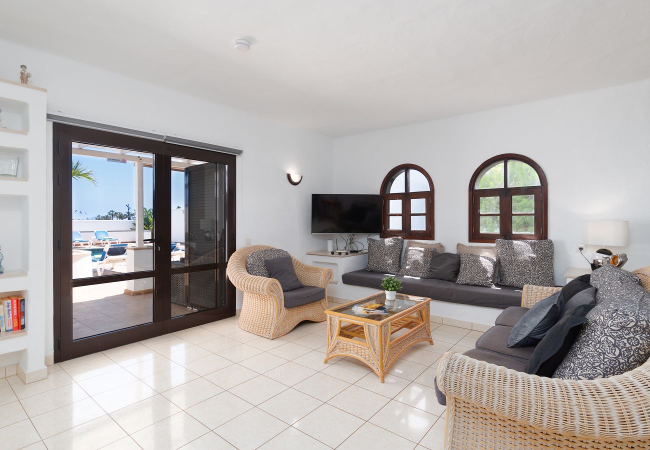 Villa in Playa Blanca - 114 - Villa Michelle (LH114)