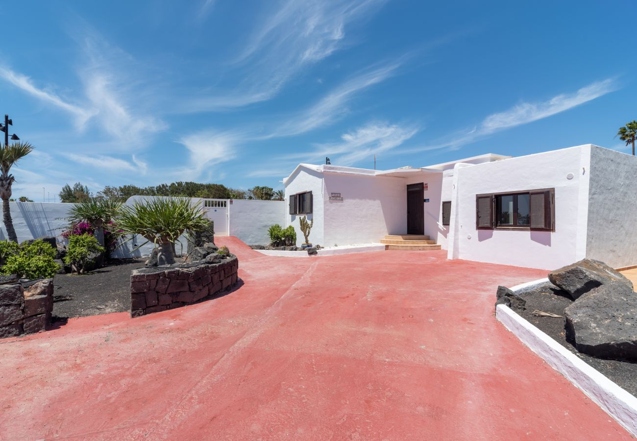 Villa in Playa Blanca - 114 - Villa Michelle (LH114)