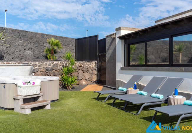 Villa in Playa Blanca - 144 - Casa Bonita (LH144) Villa in Playa Blanca - 144 - Casa Bonita (LH144)