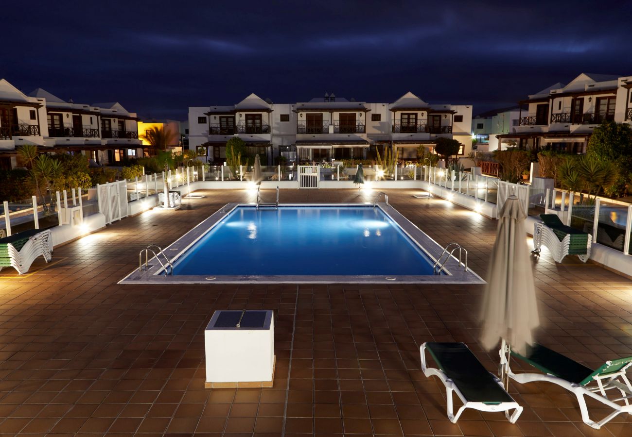 Villa Vistamar (LH165) - Evening Pool Picture