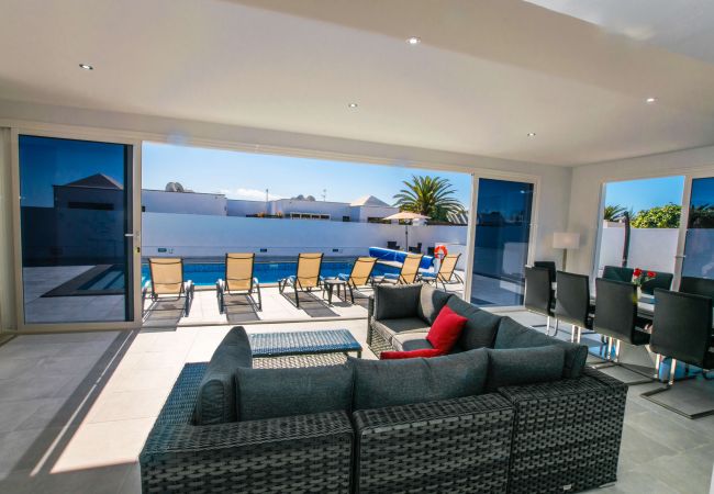Villa in Playa Blanca - 215 - Villa Rossa (LH215) Villa in Playa Blanca - 215 - Villa Rossa (LH215)