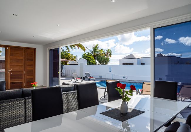 Villa in Playa Blanca - 215 - Villa Rossa (LH215) Villa in Playa Blanca - 215 - Villa Rossa (LH215)