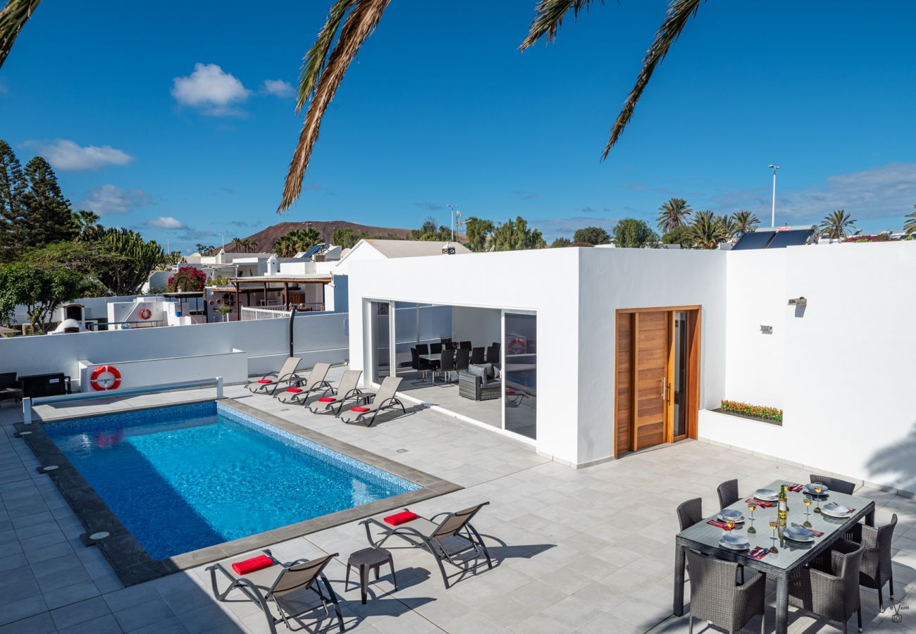 Villa in Playa Blanca - 215 - Villa Rossa (LH215)