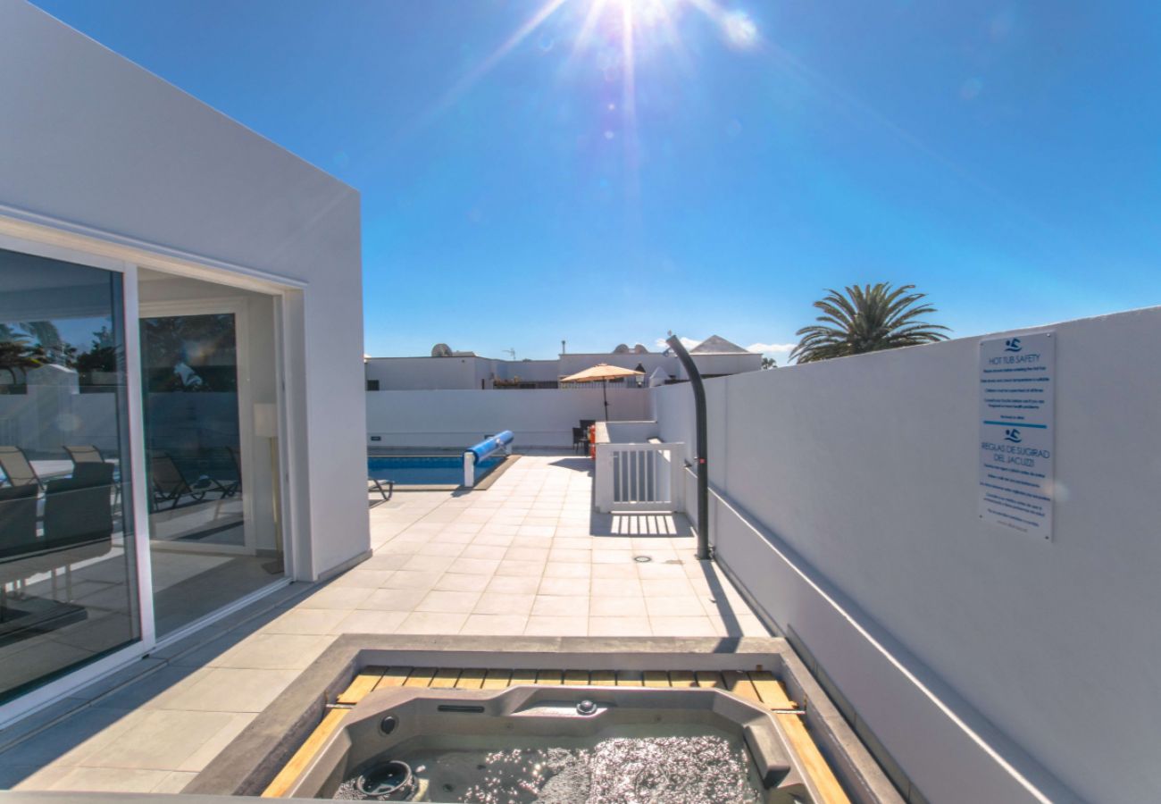 Villa in Playa Blanca - 215 - Villa Rossa (LH215)